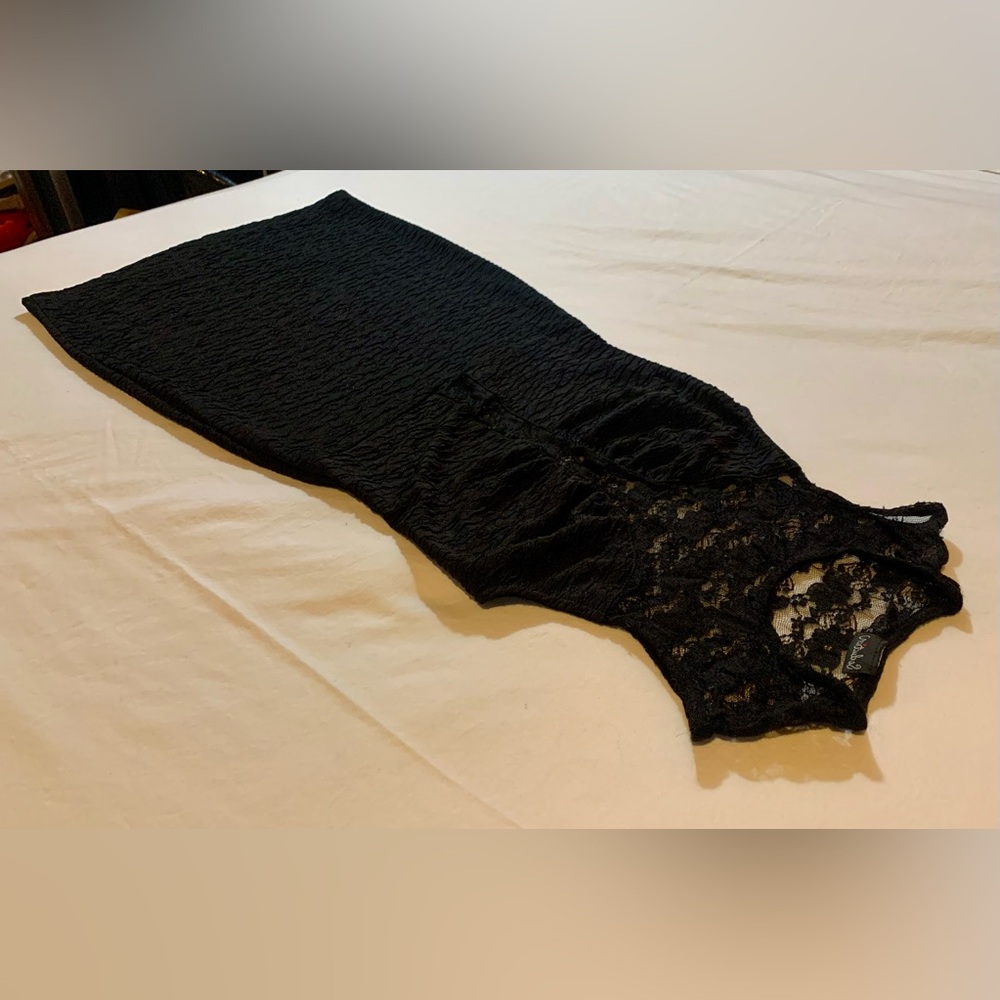 Seduction Dress - Picture 3 of 4
